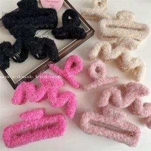 Molletta per Capelli in Peluche di Pelliccia Sintetica per Donna Autunno Inverno Grande Artiglio per Capelli Dolce Elegante Opaca