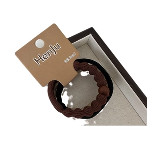 Lot de chouchous haute élasticité avec perles marron sur support en carton