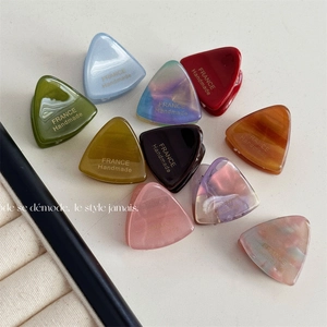 Mini Pince à Cheveux en Acétate Triangle Avec Étiquette France Handmade Dorée Petits Accessoires Cheveux pour Femmes