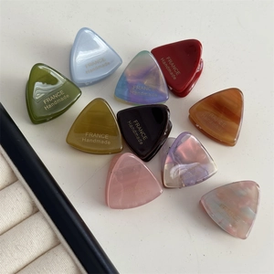 Mini pinces à cheveux triangle en acétate coloré avec logo doré France Handmade gravé