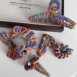 Détails du lot de 5 accessoires de cheveux en crochet arc-en-ciel avec pinces et chouchous