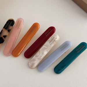 Barrettes à cheveux minimalistes en acétate avec motifs marbrés et écaille de tortue