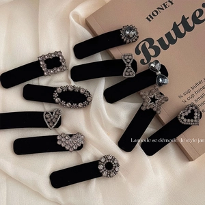 Vintage Black Velvet Hair Clips With Grey Rhinestones Elegant Heart Star Geometric Duckbill Clips For Women Hair Accessories