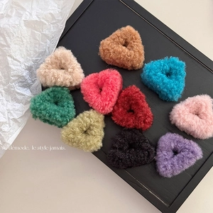 Pince à Cheveux en Peluche Oreilles de Chat Automne Hiver Pince Crabe Triangulaire Fait Main Tissu Petite Pince Douce Accessoire Cheveux