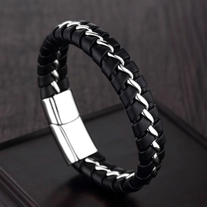 Bracelet Homme en Acier Titane Tissé Punk Avec Fermoir Magnétique Bijou de Poignet Géométrique Poli Style Urbain Individuel
