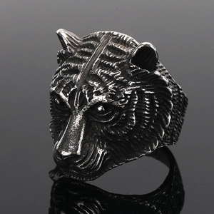Retro tiger head ring in titanium steel for men with antique silver finish and detailed carving