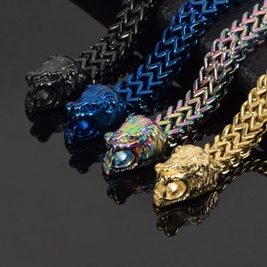 Bracciali da uomo in acciaio al titanio con testa di leone in nero, oro, blu e arcobaleno