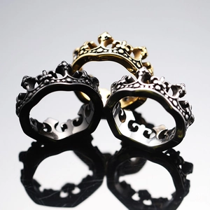 Vintage-Ringe im Gothic-Kronen-Stil für Herren in Gold, Schwarz und Silber-Edelstahl