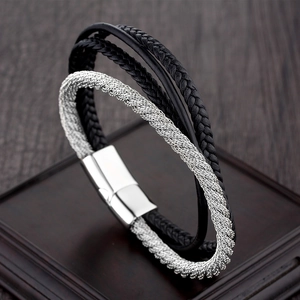 Bracelet multicouche pour hommes en cuir tressé noir avec fermoir magnétique en acier