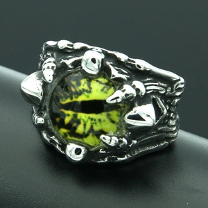 Anello gotico con artigli di drago in argento vintage e pietra occhio del diavolo