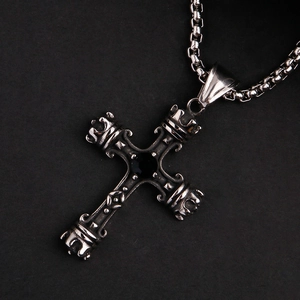 Collier Pendentif Croix Couronne Gothique Vintage pour Homme en Acier Inoxydable avec Strass Noir Bijoux en Acier Titane