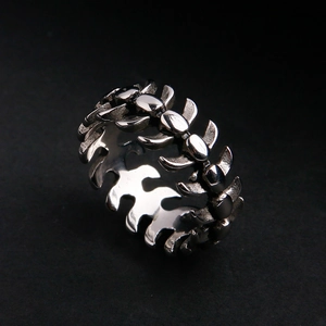 Vintage Punk Titanium Steel Fishbone Spine Ring For Men Retro Gothic Bone Design Polished Stainless Steel Finger Ring Jewelry