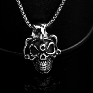 Gothic skull pendant necklace for men in polished stainless steel with box chain