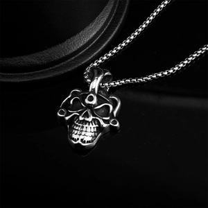 Hip hop skull pendant necklace in stainless steel with retro polished finish for men
