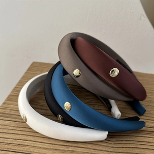 Serre-têtes en satin français avec boucles dorées en plusieurs couleurs pour coiffure élégante