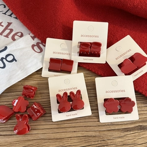 Mini barrettes rouges du Nouvel An en forme de cœur, lapin et fleur sur carte