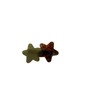 Chic acetate star-shaped hair clips in olive green and classic tortoiseshell patterns