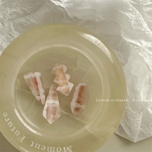 Pink gradient jelly texture hair clip set in geometric shapes on a minimalist background