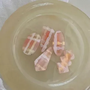 Five-piece set of pink gradient jelly acrylic hair clips with elegant French checkered patterns