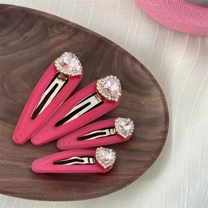 Haarklammern Set mit rosa Herz-Strasssteinen in glänzendem Pink für Mädchen und Damen