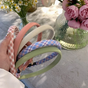 Set di cinque cerchietti in tessuto eleganti con motivi a tinta unita e a quadretti per donna
