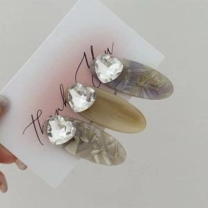 Three-piece acetate heart rhinestone hair clips set with elegant marble and solid patterns