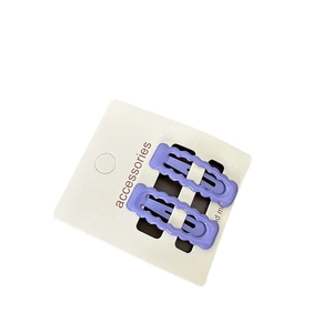Lot de deux barrettes BB rectangulaires creuses violettes sur carte de présentation