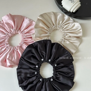 Elegant Large Satin Artificial Pearl Scrunchie High Elastic Hair Tie For Women Ruched French Vintage Hair Rope Accessory Headpiece