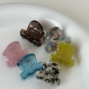 Lot de six mini pinces à cheveux en acétate avec motifs écaille et marbre en pastel