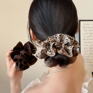 Chouchous Larges en Tissu Imprimé Léopard Élastiques à Cheveux Plissés Accessoires de Coiffure Vintage Marron Café pour Femmes