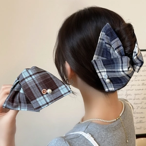 Vintage Plaid Fabric Hair Claw Clip Elegant Triangle Shark Clip With Button Artificial Pearl Detail For Women Hair Accessories