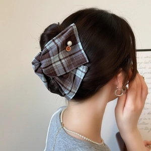 Plaid bow hair claw clip with pearls for women, vintage Korean style hair accessory