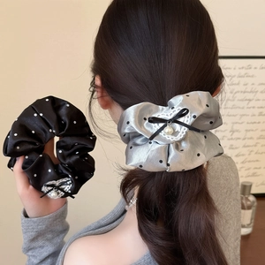 Chouchou en Satin à Pois Avec Cœur en Dentelle Blanche Nœud Pendentif Künstliche Perle Doux Élégant Accessoires Cheveux Femme Fille