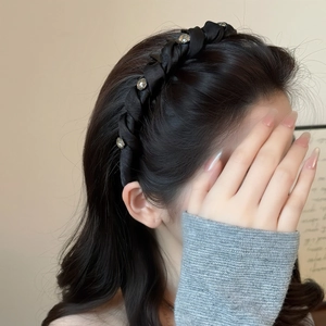 Vintage Black Satin Twisted Headband With Sparkling Rhinestone Spiky Accents Anti-Slip Hair Hoop For Women Daily Party Jewelry