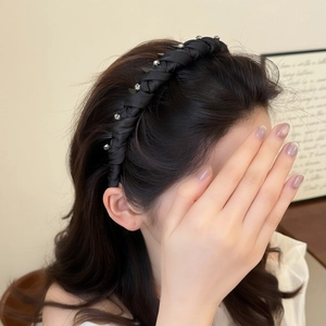 Serre-Tête Tressé en Tissu Noir Élégant Avec Strass Dents Antidérapantes Bandeau Rembourré Accessoires de Cheveux Femme