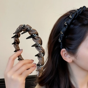 Cerchietto a Treccia Torta in Satin Stile Coreano Con Decorazione in Strass e Spuntoni Retro Antiscivolo da Donna