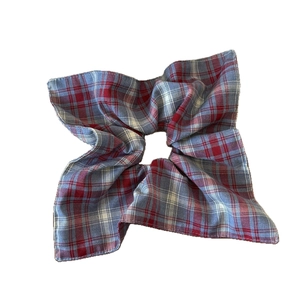 Chouchou large à carreaux style britannique rouge, bleu et blanc en tissu de coton