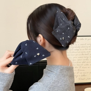 Korean Style Floral Bowknot Hair Claw Clip Fabric Butterfly Hair Clip With Heart Metal Decor For Women Daily Hair Accessories