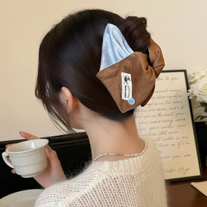 Pince à Cheveux Nœud Papillon en Tissu Mode Avec Étiquette Chiot Mignon Décoration Bouton Pince Crabe Style Coréen pour Femme