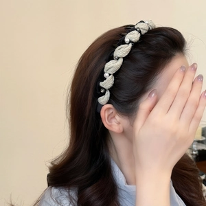 Elegant woven knit headband with pearls and rhinestones decoration for women