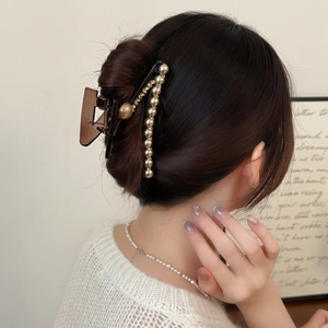 Elegante molletta per capelli a forma di Z con perle champagne e cristalli lucidi