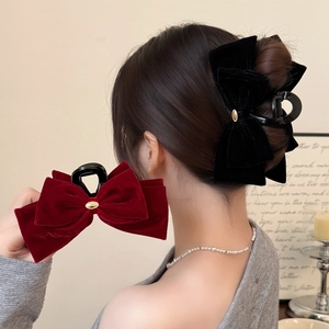 Korean Style Velvet Bow Hair Claw Clip French Vintage Large Shark Clip Elegant Gold Buckle Hairpin Hair Jewelry For Women