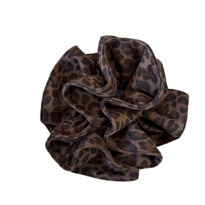 Lazy retro leopard print velvet scrunchie for women hair styling accessories