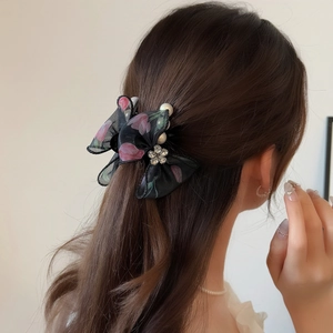 Pince à cheveux élégante avec nœud en maille fleurie et perles pour coiffures femmes