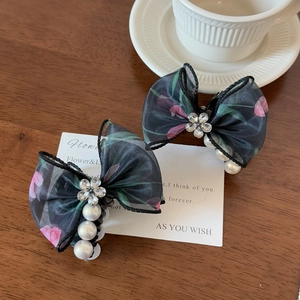 Pince à cheveux papillon en maille avec motifs floraux et pendentifs perles élégants