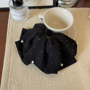Pince à cheveux élégante en mousseline plissée noire avec perles et paillettes brillantes