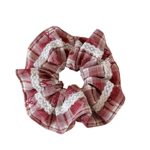 Elastico per capelli a quadri rossi con stampa a fiocco e bordo in pizzo bianco