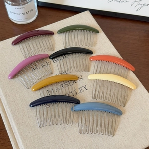 Lot de peignes à cheveux colorés avec finition lisse et dents en métal fin