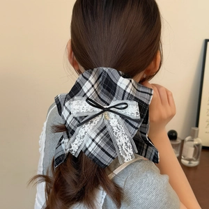 Elastico per capelli a quadretti con fiocco in pizzo bianco e nastro per acconciature