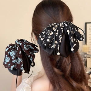 Pince à Cheveux Nœud Floral en Tissu Satin Ruban Pendentif Künstliche Perle Porte Queue de Cheval Accessoires Cheveux Élégants Rétro Femme